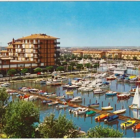 With Shared Pool Apartamento *