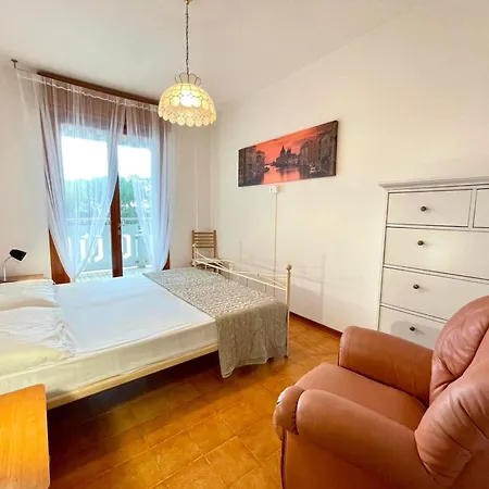 Bright Wide Flat, 130m From The With Shared Pool Apartment