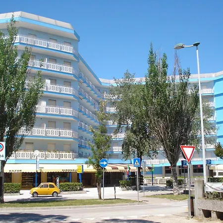 Apartment Bright Wide Flat, 130m From The With Shared Pool