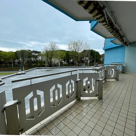 Apartment Bright Wide Flat, 130m From The With Shared Pool