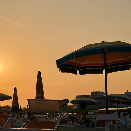 Bright Wide Flat, 130m From The With Shared Pool Apartment Porto Santa Margherita di Caorle