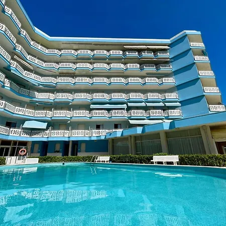 Bright Wide Flat, 130m From The With Shared Pool * Porto Santa Margherita di Caorle